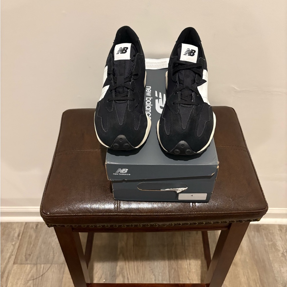 New Balance boysBlack & White Retro Runner Sneakers